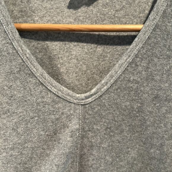 1.4.3. Story by Line Up Small Gray V-Neck Pullover Sweater - Picture 4 of 7